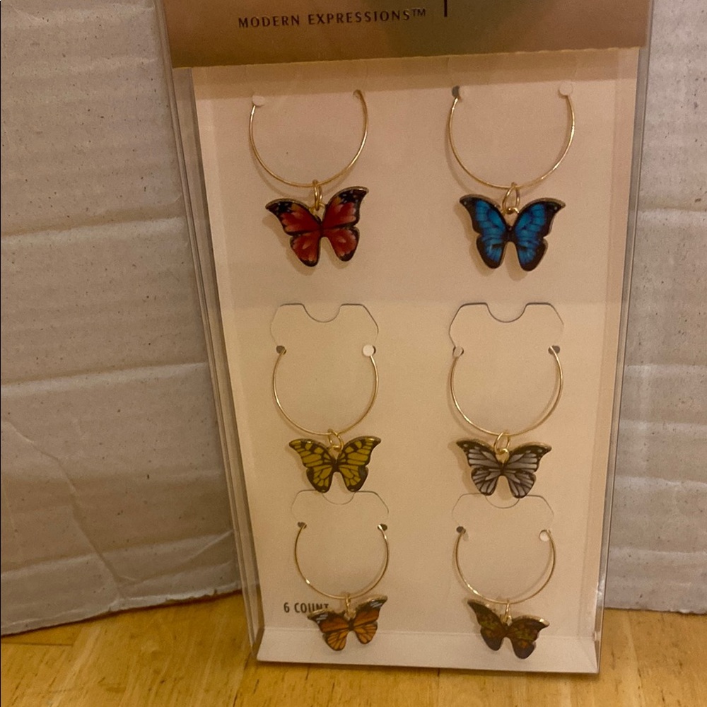 Butterfly wine charms Set of 6. NWT. NIP